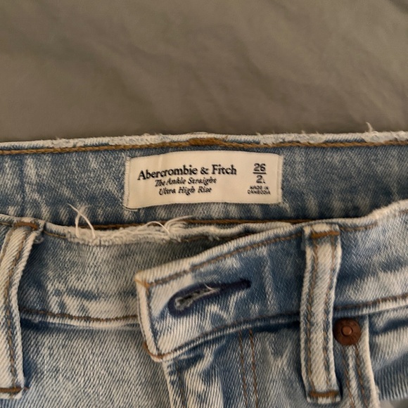 Abercrombie Jeans - Picture 2 of 4